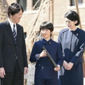 Hoàng tử Hisahito được nhận vào trường trung học danh tiếng